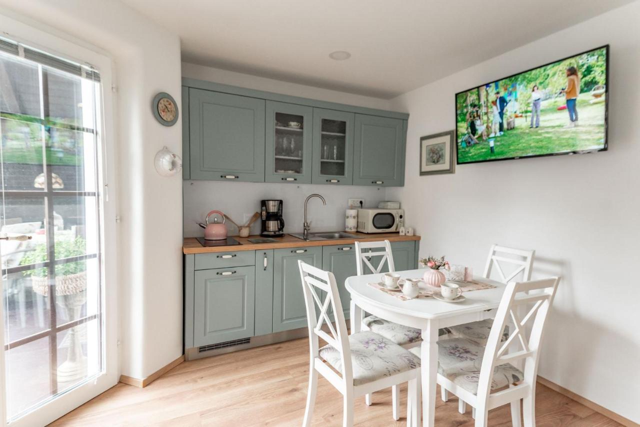 Apartmaji Urska ラーシュコ エクステリア 写真