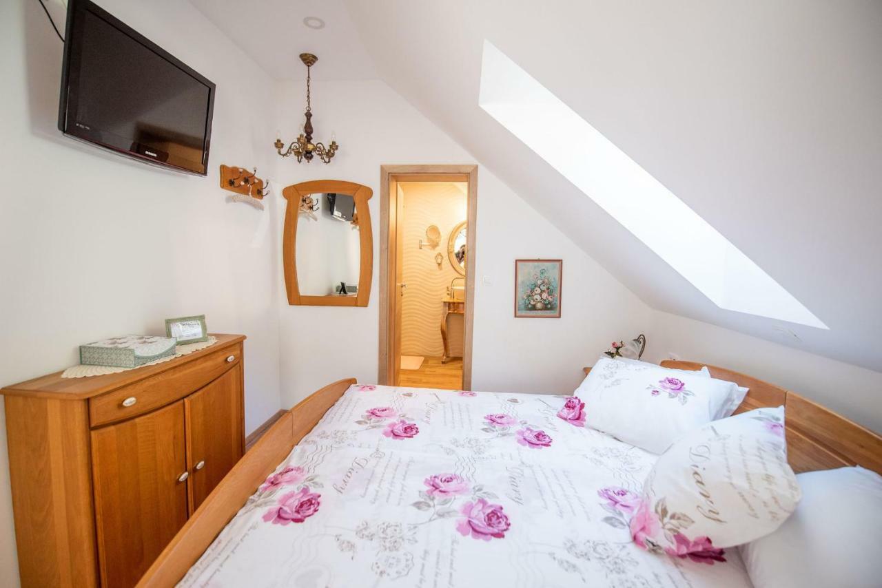 Apartmaji Urska ラーシュコ エクステリア 写真