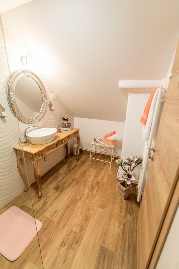 Apartmaji Urska ラーシュコ エクステリア 写真